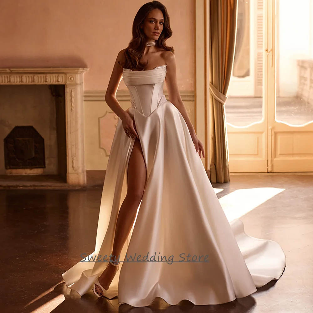 New Arrival Wedding Dress Customized Strapless Sleeveless Pleat Split Pearls Sweep Train Woman Corset Bridal Gown