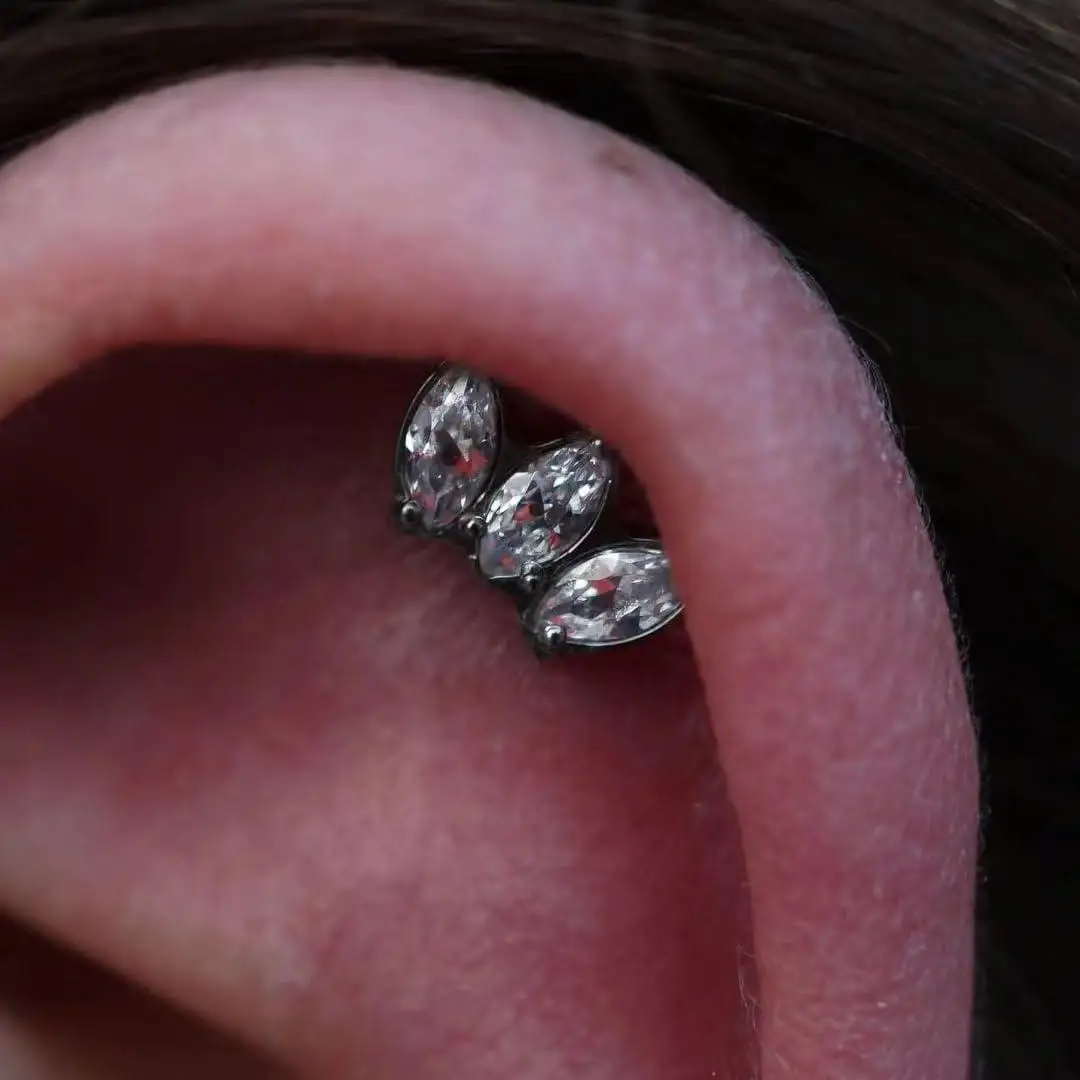 1Pc G23 التيتانيوم Labret الأذن Tragus أقراط Stud داخليا خيوط الزيركون حلقات الشفاه الغضروف حلبة ثقب المجوهرات الجسم 16G