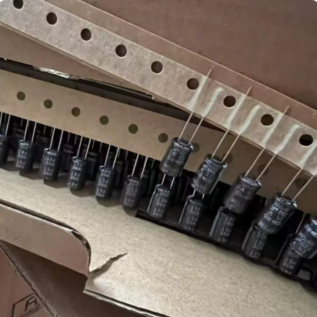 220UF 25V, South Korea, Samwha, electrolytic capacitor, 25V220UF, 8*12 RD, 105 degrees