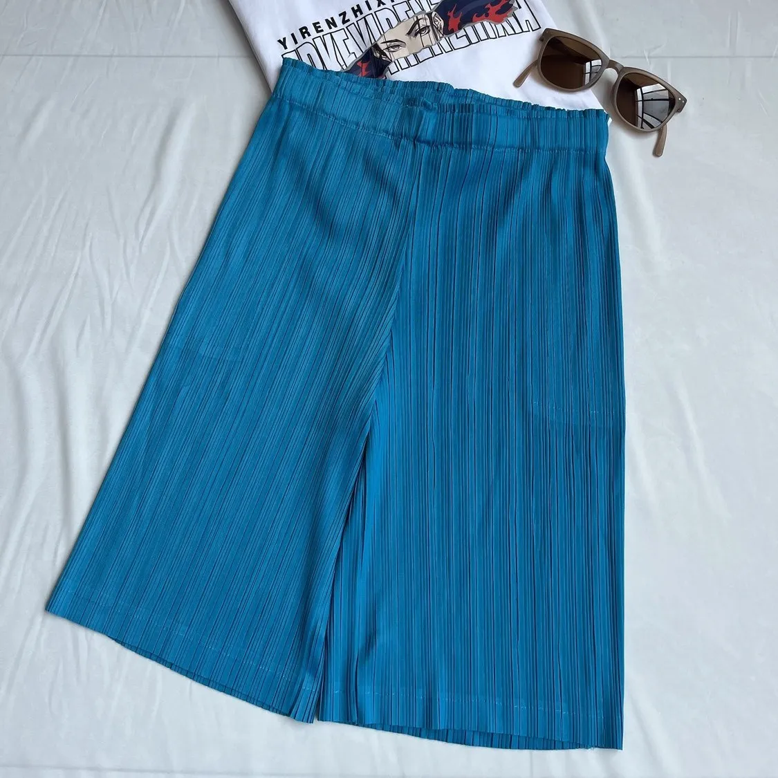 Summer new straight pants high waist solid color casual five-point beach couple shorts pleated hot pants