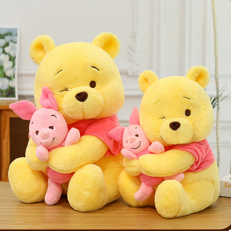 Pluszak Kubuś Puchatek Disney 35cm, kreskówkowy Kubuś Puchatek przytulający Świnkę, poduszka-lalka, dekoracja domu, prezent na urodziny, Boże Narodzenie, Nowy Rok