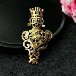Vintage Palace Style Fashion Women Men Hollow out Badges Baroque Retro Design Alloy Classic Middle Design Brooches Pin For Lady