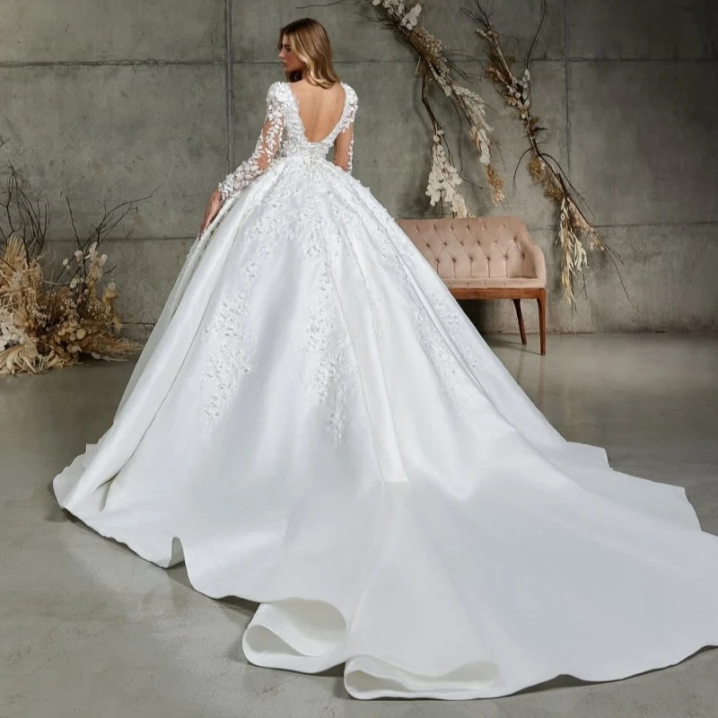 فساتين زفاف فاخرة بيضاء دبي حورية البحر العربية مزينة بالدانتيل وأكمام طويلة تول كريستال على شكل حرف a ذيل محكمة فستان الزفاف Brida