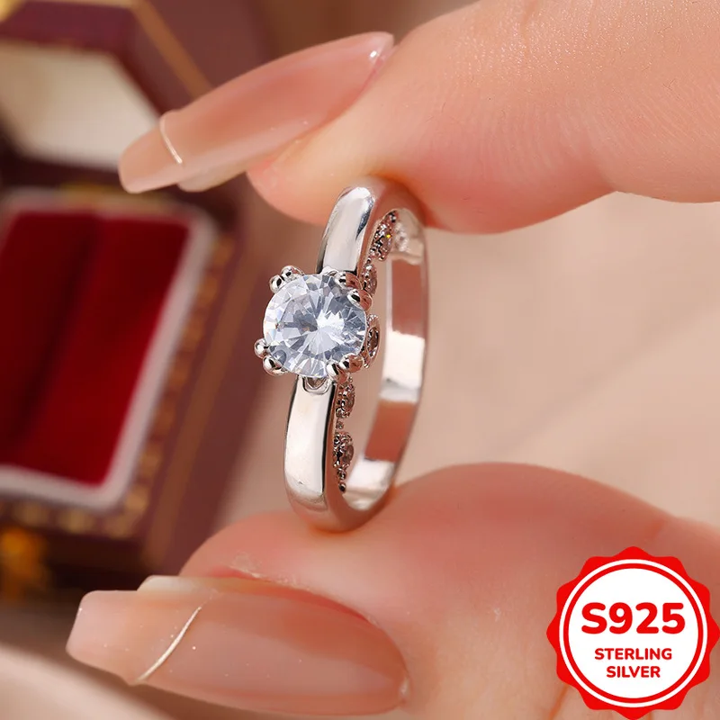 

Trendy and Personalized Genuine S925 Silver Heart-shaped Love Women's Wedding Ring Four-prong Zircon Ring