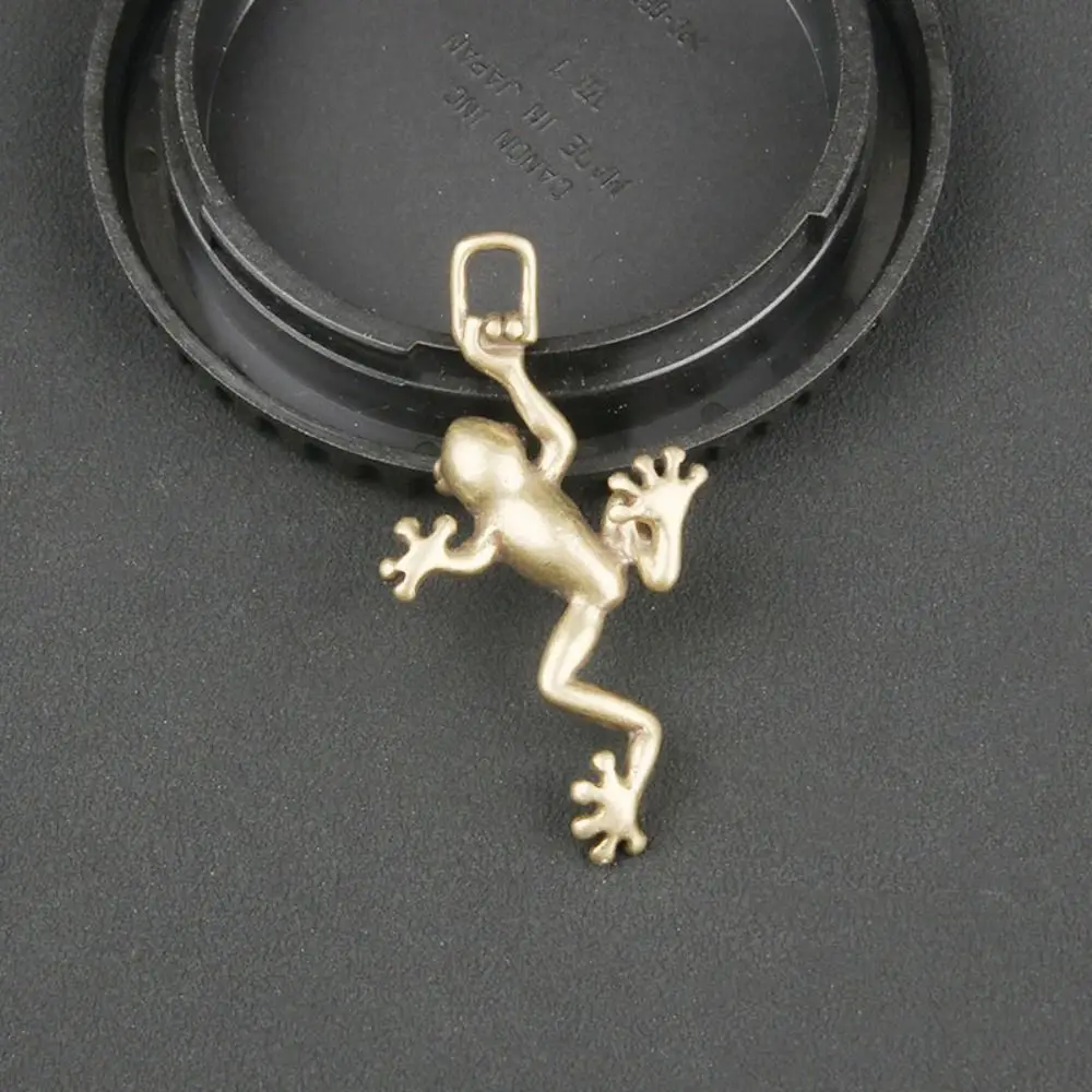 Creative Small Leaping Frog Statue Solid Brass Frog Simulation Insects Animal Handicrafts Keychain Pendant For Home Decor