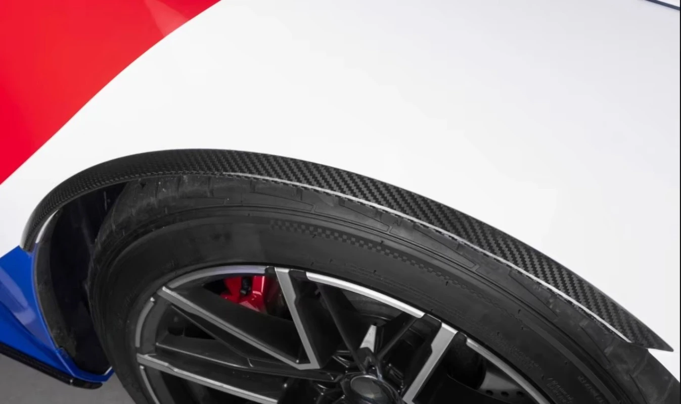 2025+ for M5 G90 G99 4-Door Dry Carbon Fiber SQ Style Eyebrow Wheel Brow Bumper New Condition