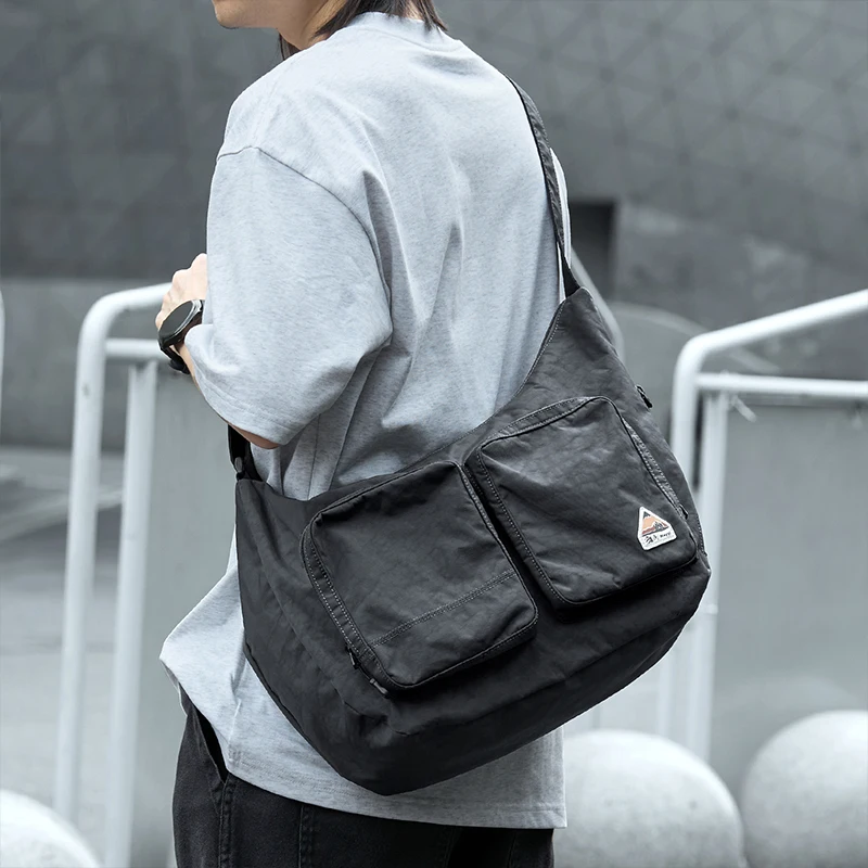 

MOYYI Stylish Men Crossbody Bag Large 15 Inch Laptop Shoulder Bag Lightweight Sport Travel Messenger Bag Multi-pocket Design