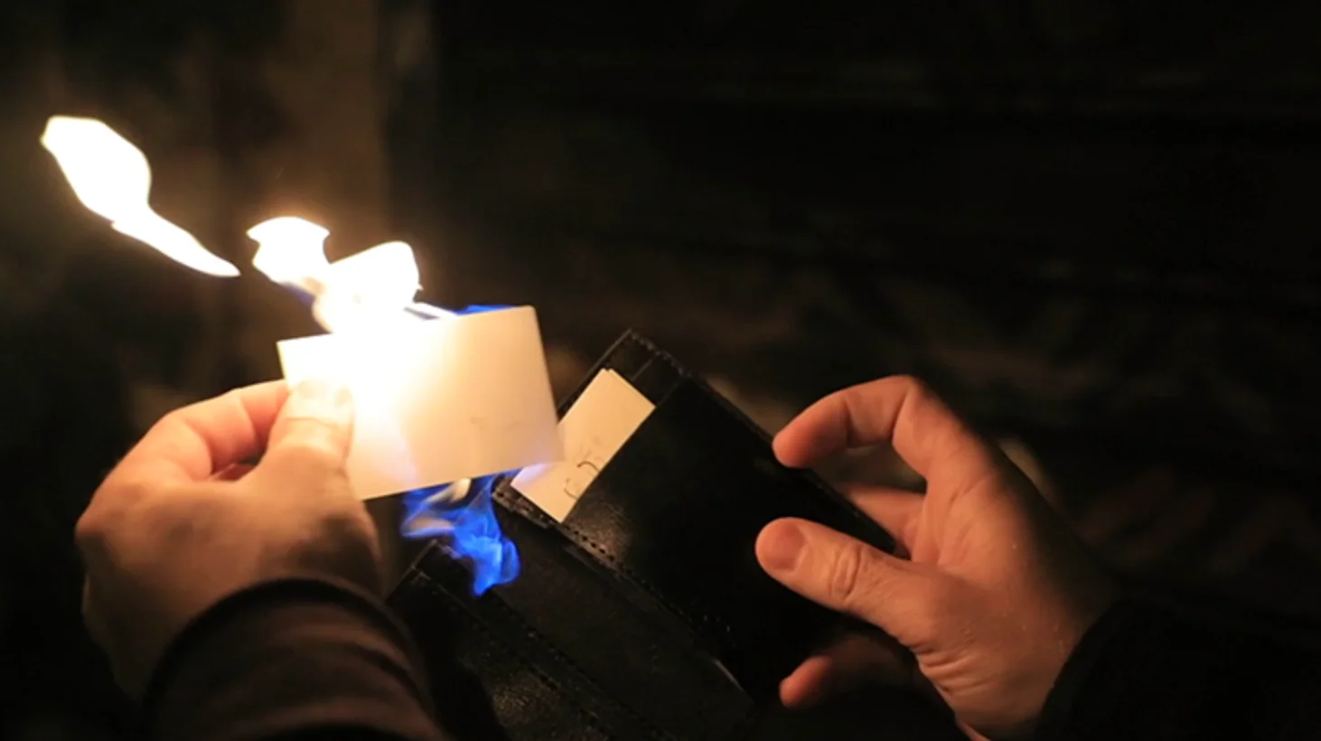 PYRO Wallet Magic Tricks for Magician Close Up Street Illusions Gimmick Props Mentalism Fire Wallet Magia