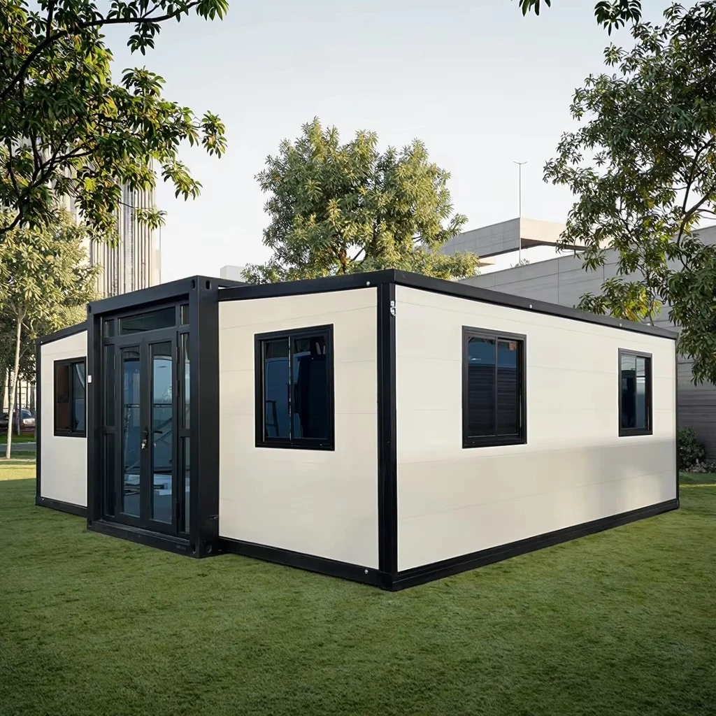 Portable Luxury Modular Container House 20ft 3-Bedroom Prefabricated Apartment Shop Steel Sandwich Panel Breathable Contemporary
