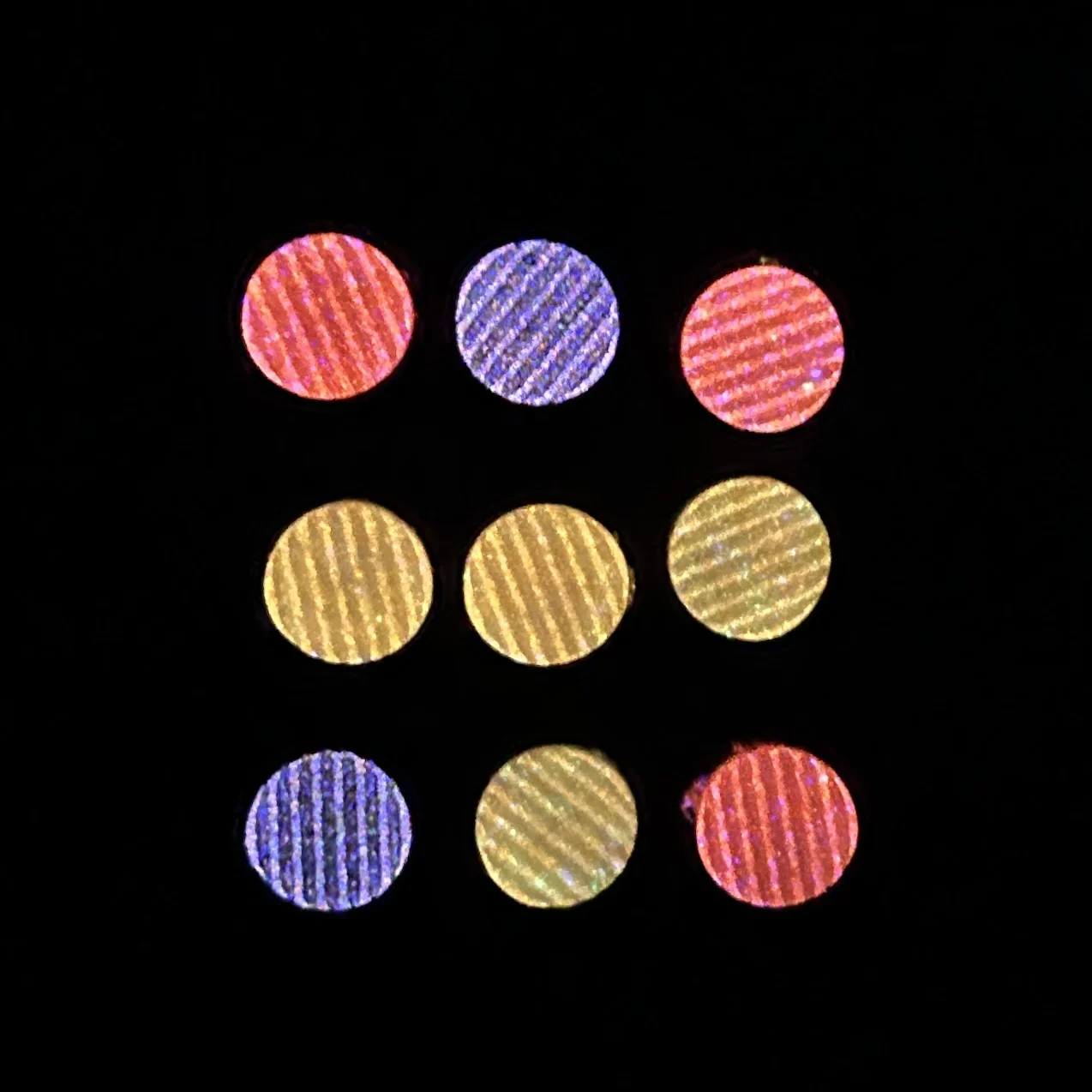 30 SZT. Świecące w Trzech Kolorach Chipsy Ziemniaczane Ciasteczka Ozdoby do Paznokci Kreatywne Symulowane Ciasteczka Żywiczne Zawieszki do Paznokci DIY