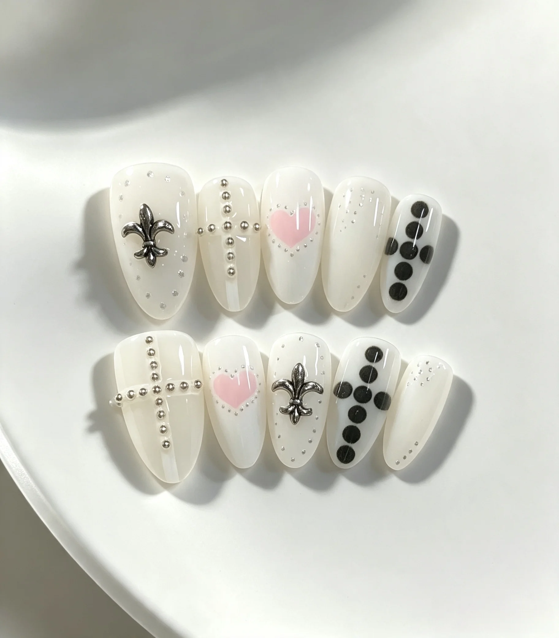 10-Piece Set of Pure White Chrome Hearts Pink Heart Polka Dot Press-On Nails, with a Milky White Base and Metallic Accents, a Sweet and Cool Balance, Suitable for Y2K, American Retro, and Minimalist Girl Style Outfits