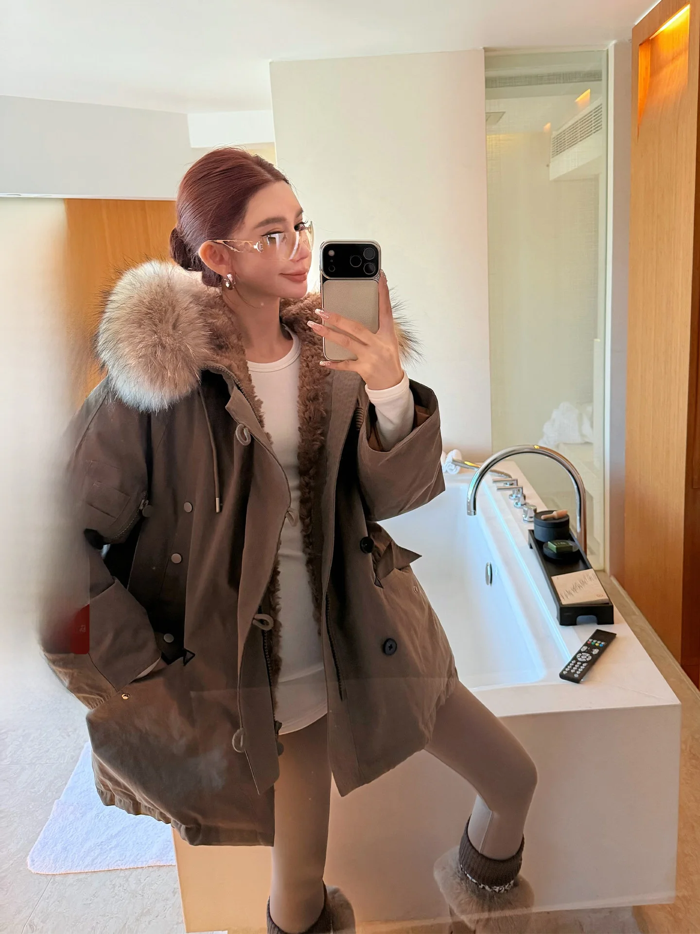 Li Wan Jun Parka de luxe pour femme, nouvelle collection automne-hiver, avec col en fourrure extra large, style Workwear, modèle National Stand 90, en duvet blanc