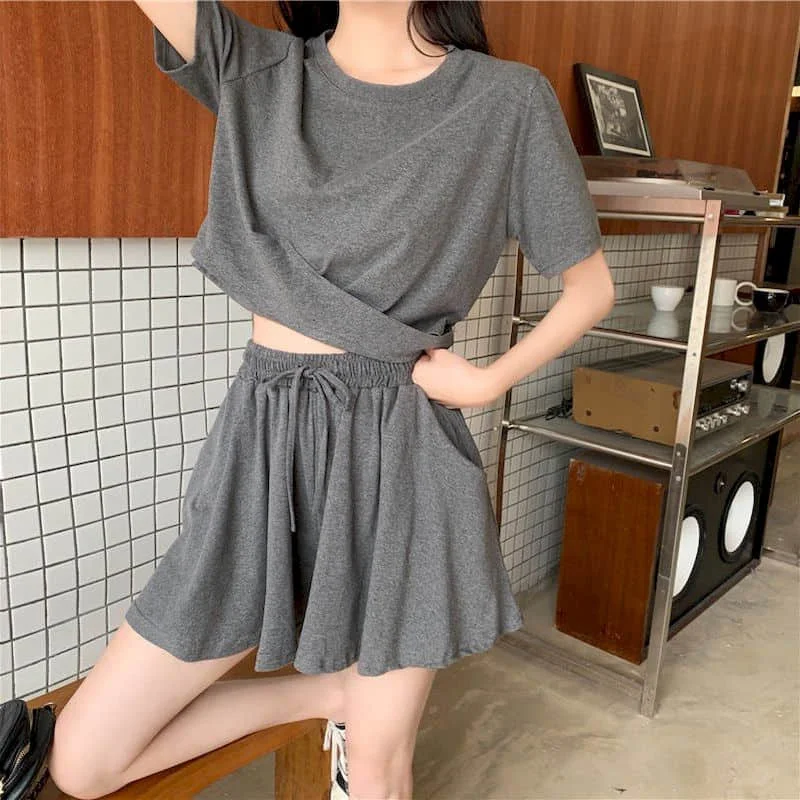

Shorts Set Summer Two Piece Set Korean Style Casual oversize Women Suit Vintage Loose solid Short Sleeve T-shirt wide leg Shorts
