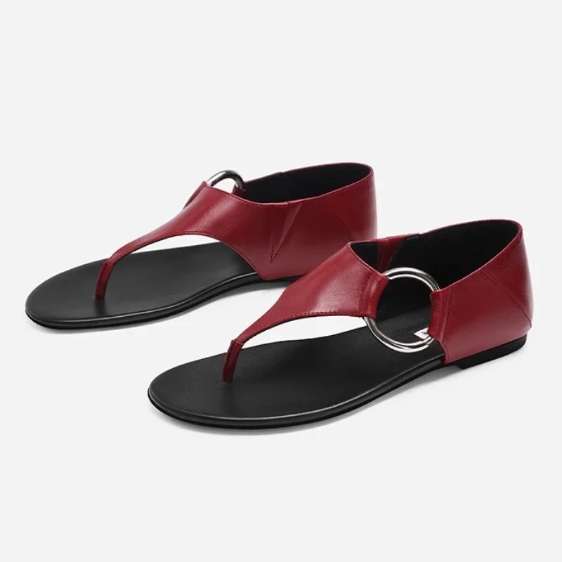 

Designer Clip Toe Flats Beach Sandals Women Fashion Metal Round Clasp Decoration Cover Heel Sandals Comfort Non-slip Flip Flops