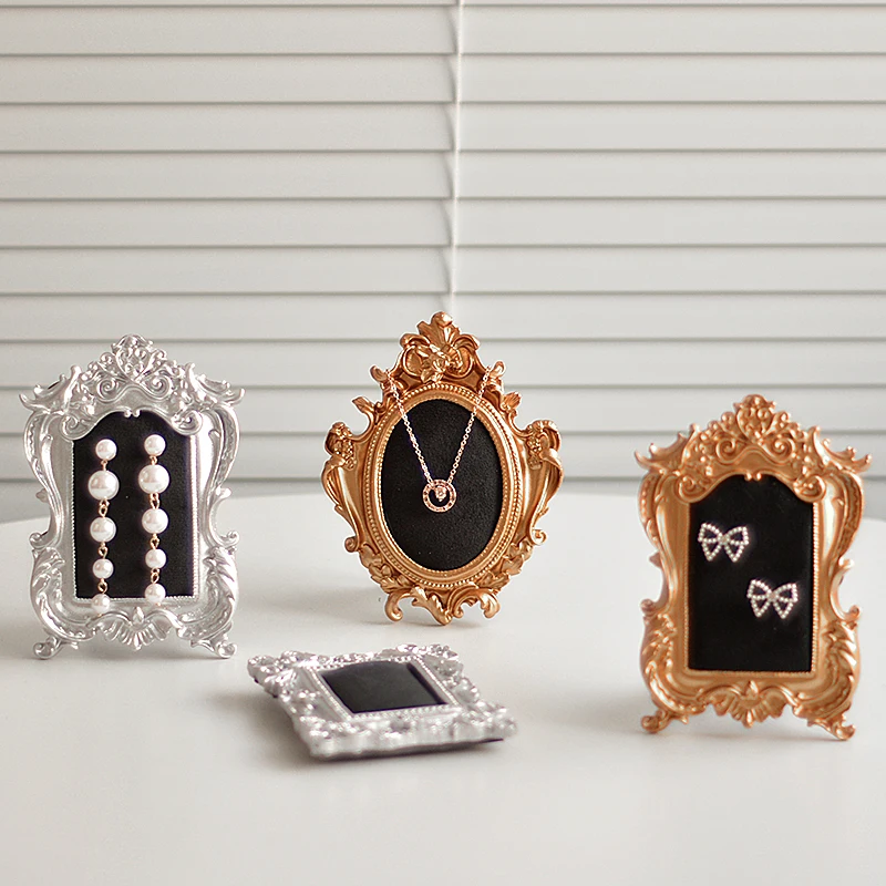 

European Retro Jewelry Vertical Posing Photo Frame Jewelry Display Ornaments Jewelry Display Frame Photography Props