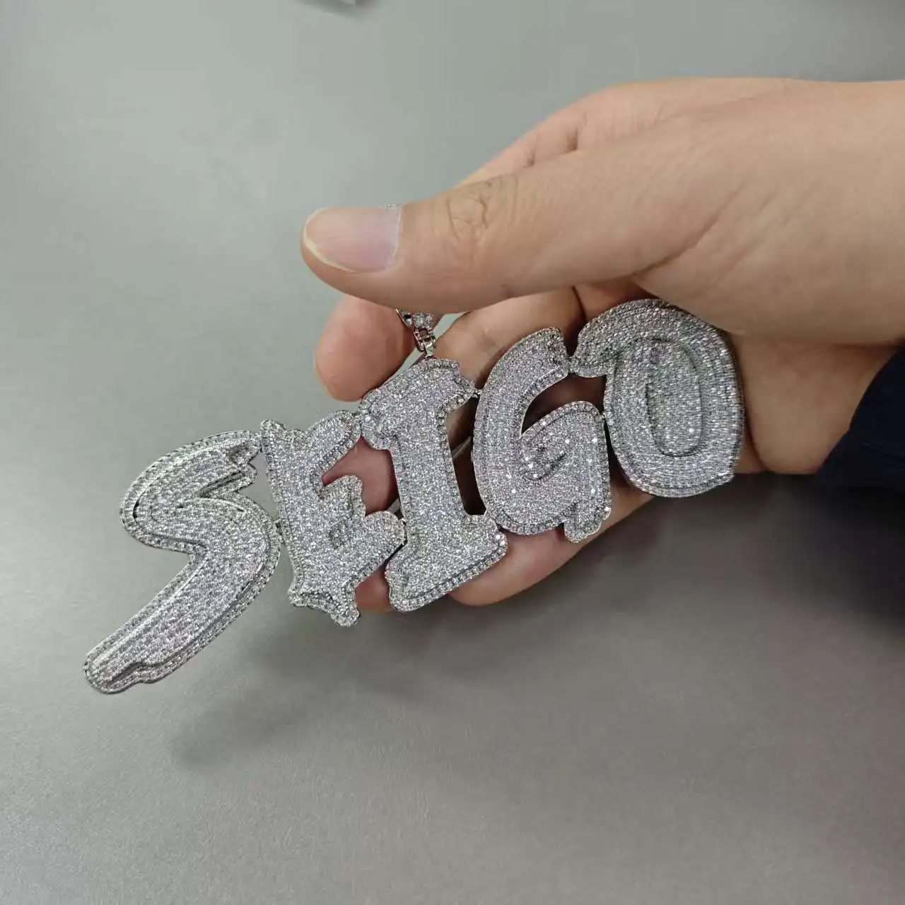 

Customized Men's Cursive Name Pendant Iced Out CZ Letters Charms Necklaces for Rappers Fashion Hip Hop Jewelry