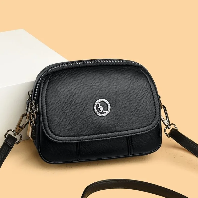 

Стильная и эффектная дизайнерская сумка для подгузников для женщин, роскошная кожаная сумка-тоут, элегантная сумка через плечо, стильная и выразительная.