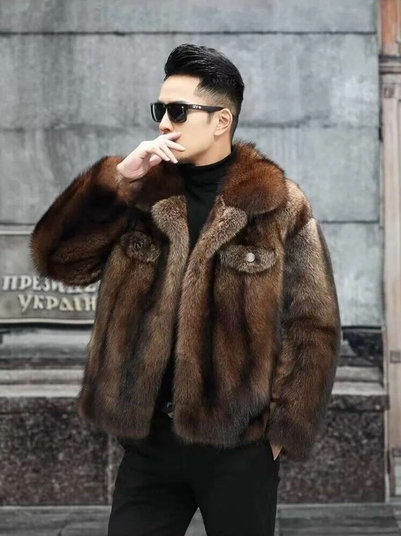 เสื้อโค้ทขนเฟอร์เทียมสำหรับผู้ชายสุดหรู รุ่นใหม่สำหรับฤดูหนาว หนาขึ้นด้วยขนฟ็อกซ์ แจ็คเก็ตแฟชั่นสั้น สวมใส่สบาย ปกเสื้อแบบพับได้