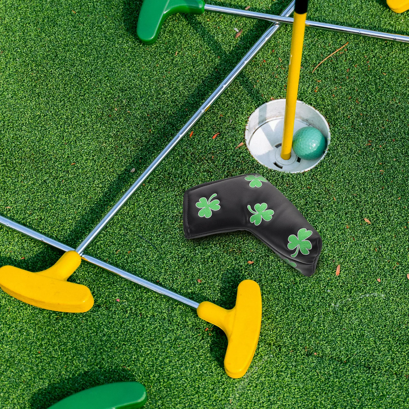 

1pc Golf Putter Cover PU Material Shamrock Embroidery Thickened Protection Golf Club Supply Headcover Accessories