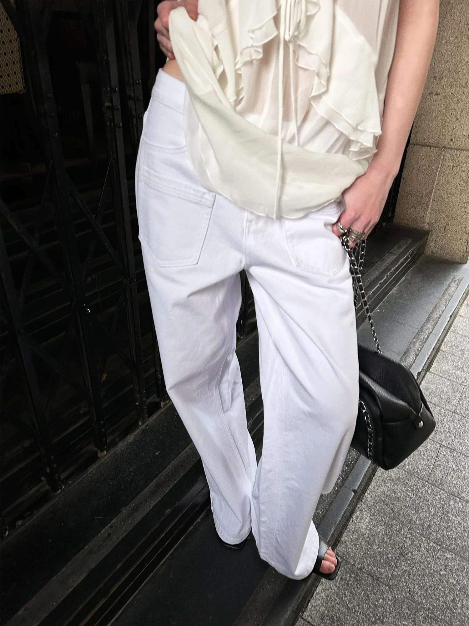 

Low Waist Wide Leg White Denim Jeans Women's Multiple Pockets Design Straight Leg Casual Cotton Pants Ladies Fashion