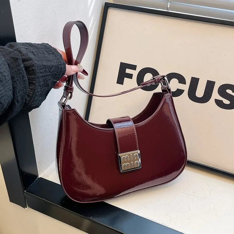 

2026 New Niche Design Armpit Bag Women's Fashion Trend Solid Color Handbag Personalized Versatile Shoulder Messenger Bag