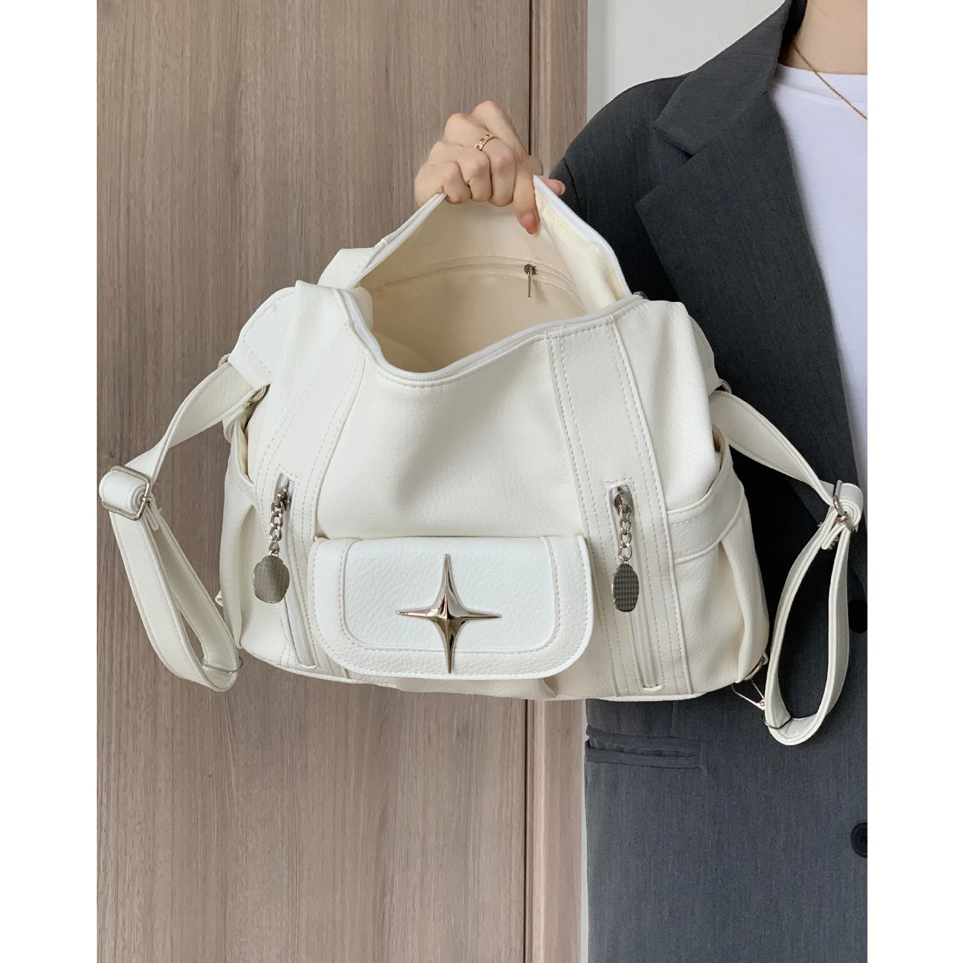 2024 New Vintage White Pu Leather Handbag American Style Punk Goth Fashion Simple Shoulder Bag