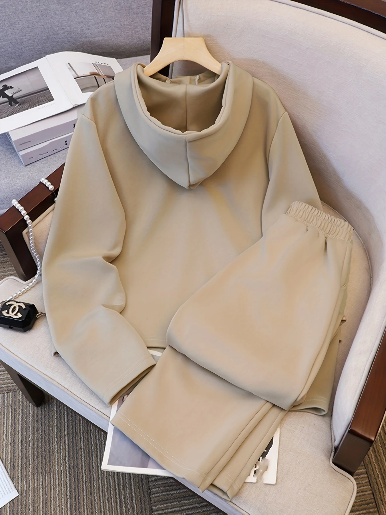 Meilade レディース カジュアルスタイルの服装 春と秋の新作ファッション フード付き薄手スウェットシャツ 無地 ツーピースセット レディーススポーツウェアセット 春と秋の新作カジュアルファッション ツーピーススウェットシャツ ヨーロッパスタイル 小柄な女性に人気