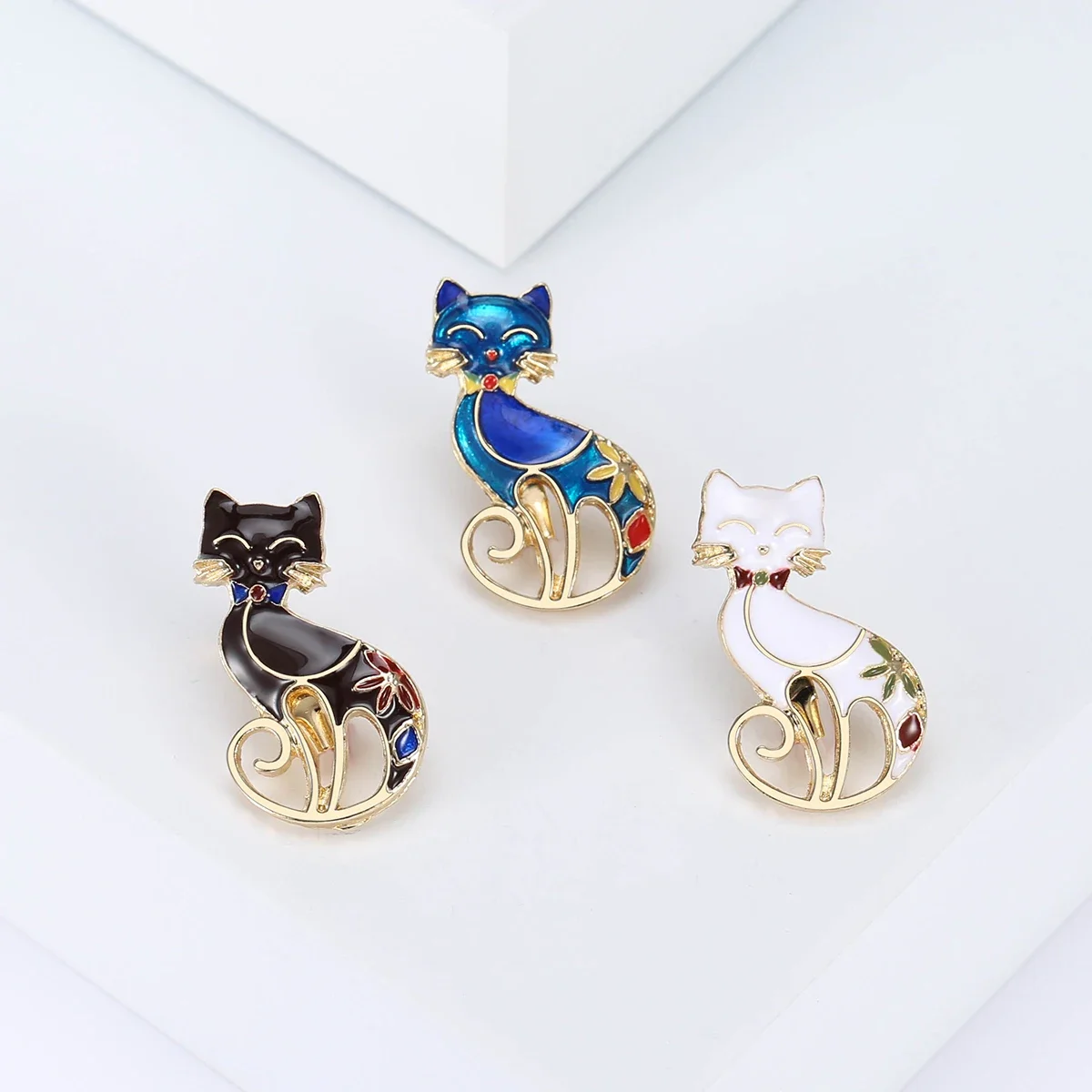 Beaut&Berry Enamel Cat Brooches for Women Unisex 3-color Classic Animal Cartoon Pins Office Party New Year Gifts