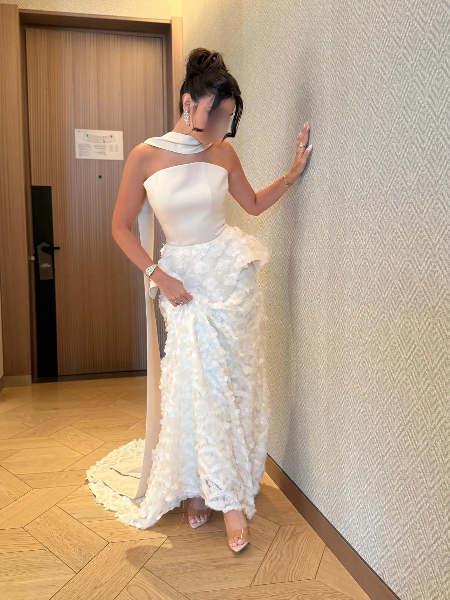 

Customized Elegant Sparkly Delicate White Appliques Sequined Wedding Dress Bridal Party Bridal Gowns Satin Ribbon