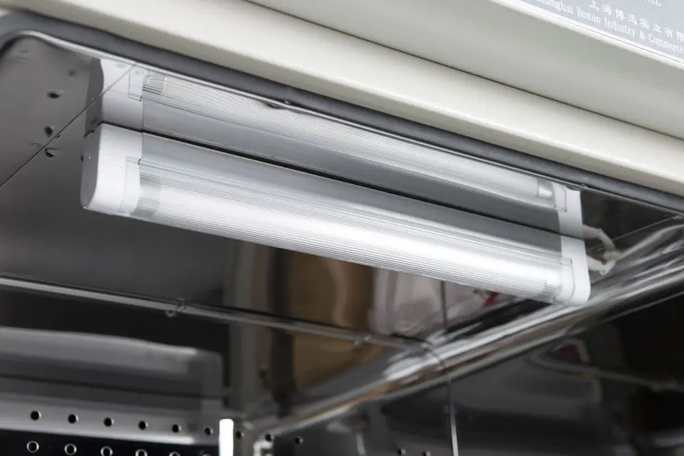 多機能実験室用電気加熱インキュベーター恒温装置