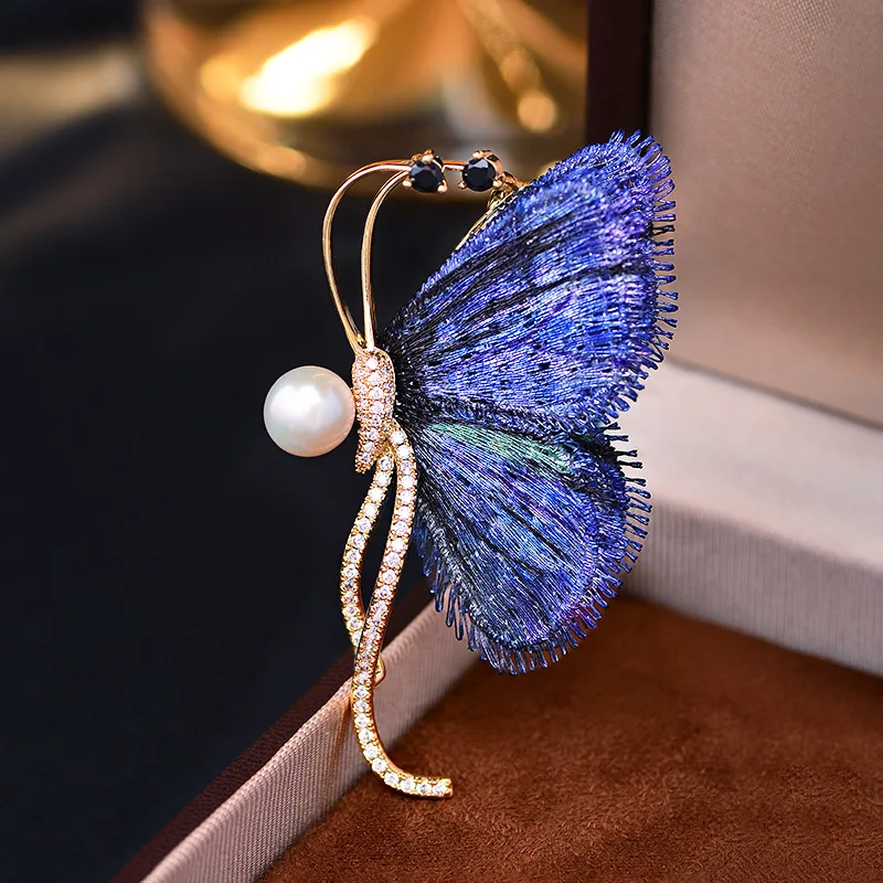 

Elegant Atmospheric Fabric Butterfly Brooch High-end Handmade Freshwater Pearl Corsage Slightly Inlaid Zircon Corsage Accessori
