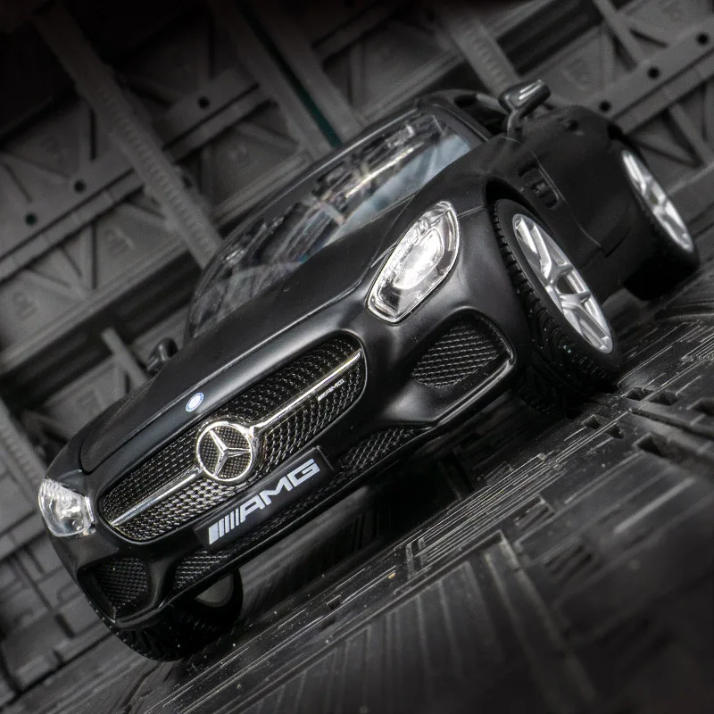 

Maisto 1:24 Mercedes GT модель автомобиля из сплава, коллекция статических украшений, купе, модель автомобиля, игрушки, детские подарки на день рождения, богатые детали