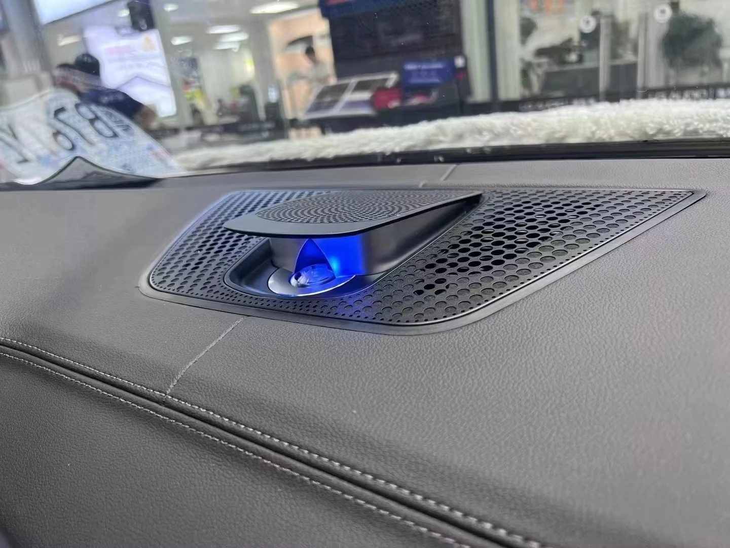 Car Speakers Dashboard Lifting Tweeter Multi-color Switching Loudspeaker for X5