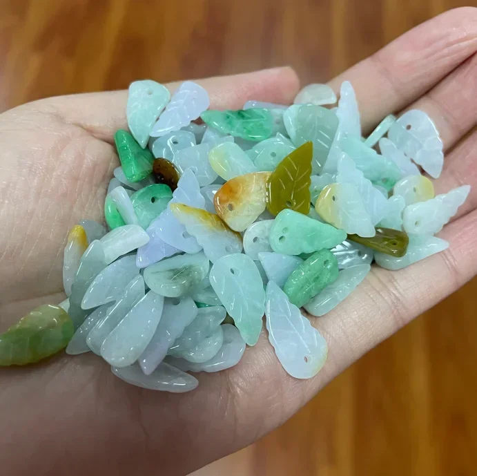 10 قطعة اليشم الطبيعي الزمرد ثلاثي الألوان ليف حبة DIY بها بنفسك اكسسوارات الإسورة القرط مجوهرات موضة منحوتة باليد الحظ تميمة مخصصة