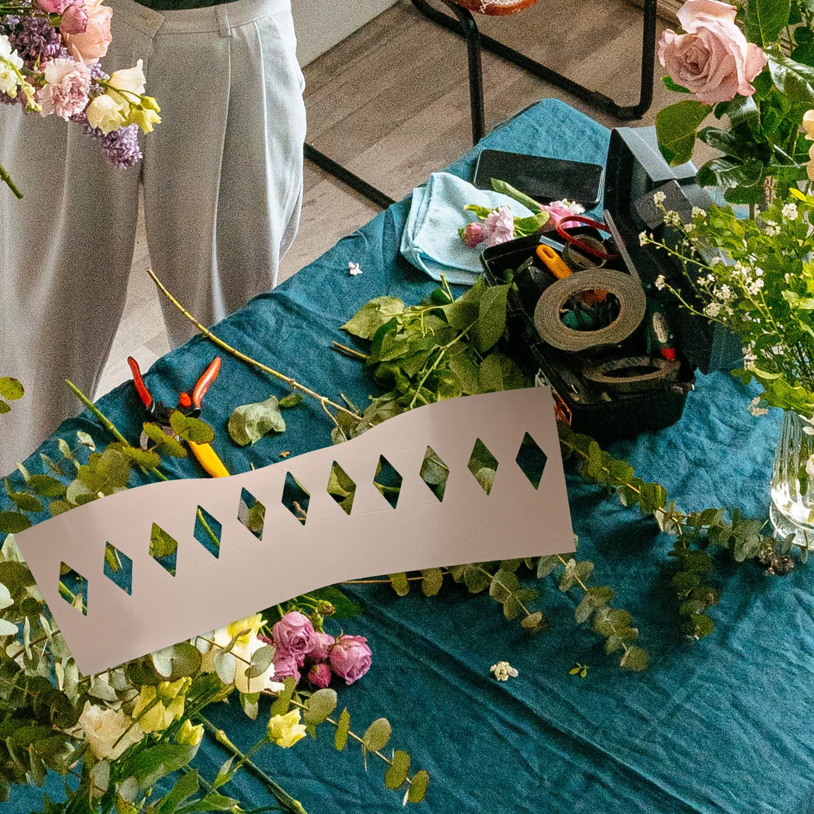 

10 Sheets Heart-Shaped Floral Wrapping Paper Bouquet Base Sheet for Flower Arrangements Flower Shaping Tool