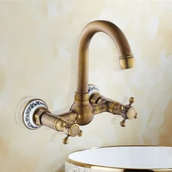 Antique Basin Kitchen Sink Mixer Tap Swivel Faucet Retro Bronze Fashion Style Wall Mounted Dual Handle Wash Basin Faucet