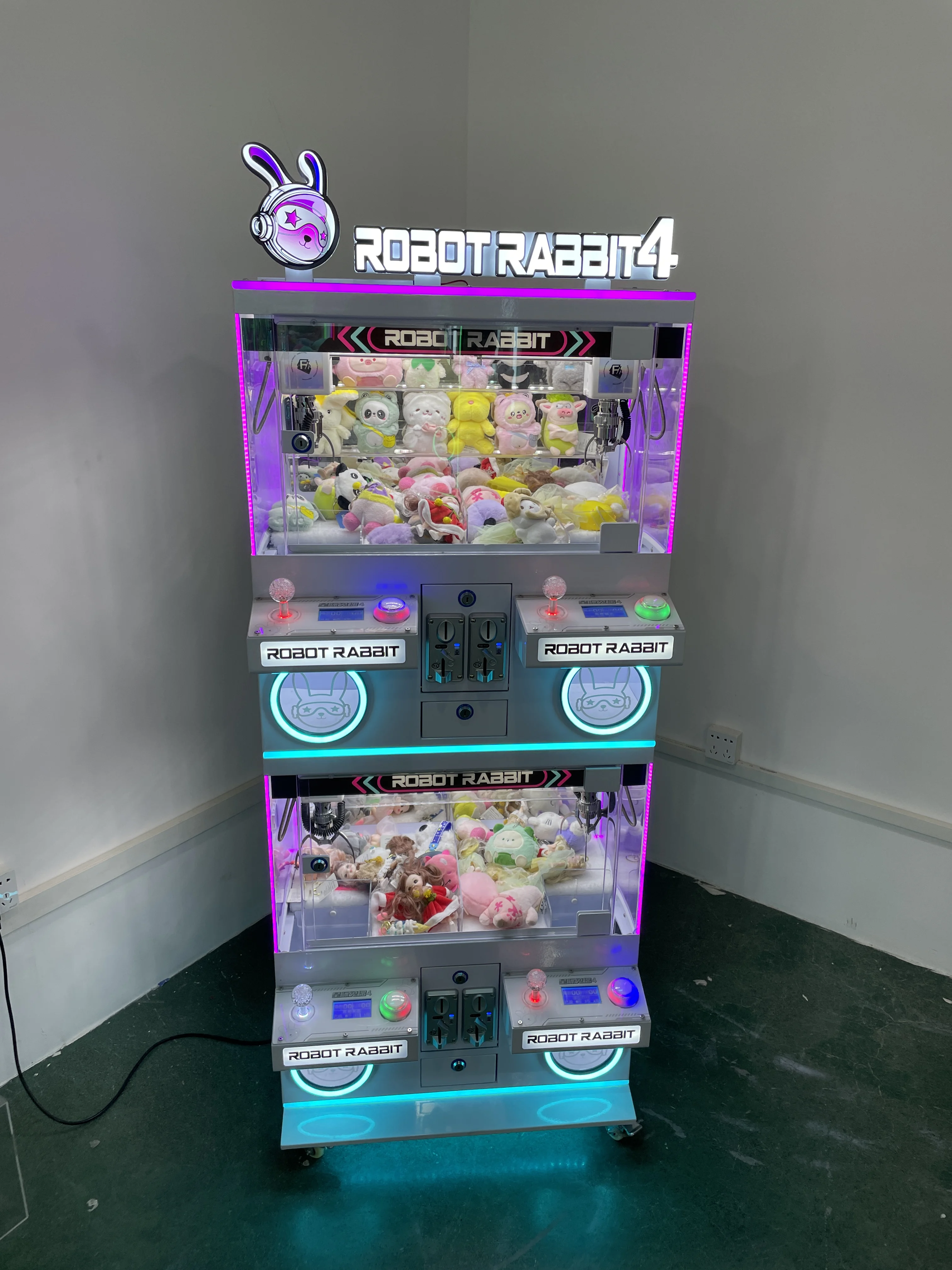 

Игровой автомат-кран с индивидуальным логотипом на 4 игрока (металл/акрил/стекло) | OEM Умный призовой автомат | 110/220В | Эксклюзивно для ЕС и США