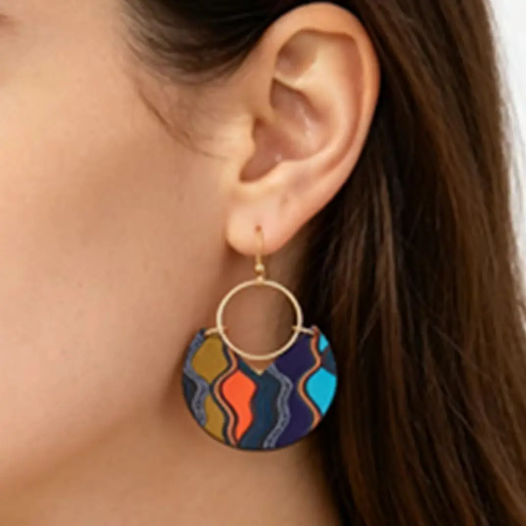 Summer Vacation Style Color-Blocked Wave-Pattern Earrings, Semi-Circular Colorful Metal Hoop Earrings, Eye-Catching Seaside Ear Accessories
