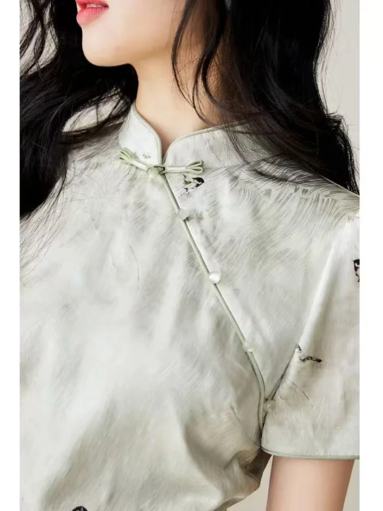 Cheongsams สไตล์จีนคอปกภาษาฝรั่งเศสคําออกแบบผู้หญิง Vestidos 2025 ฤดูร้อน Retro Vintage ปุ่มชุดเสื้อสีเขียว