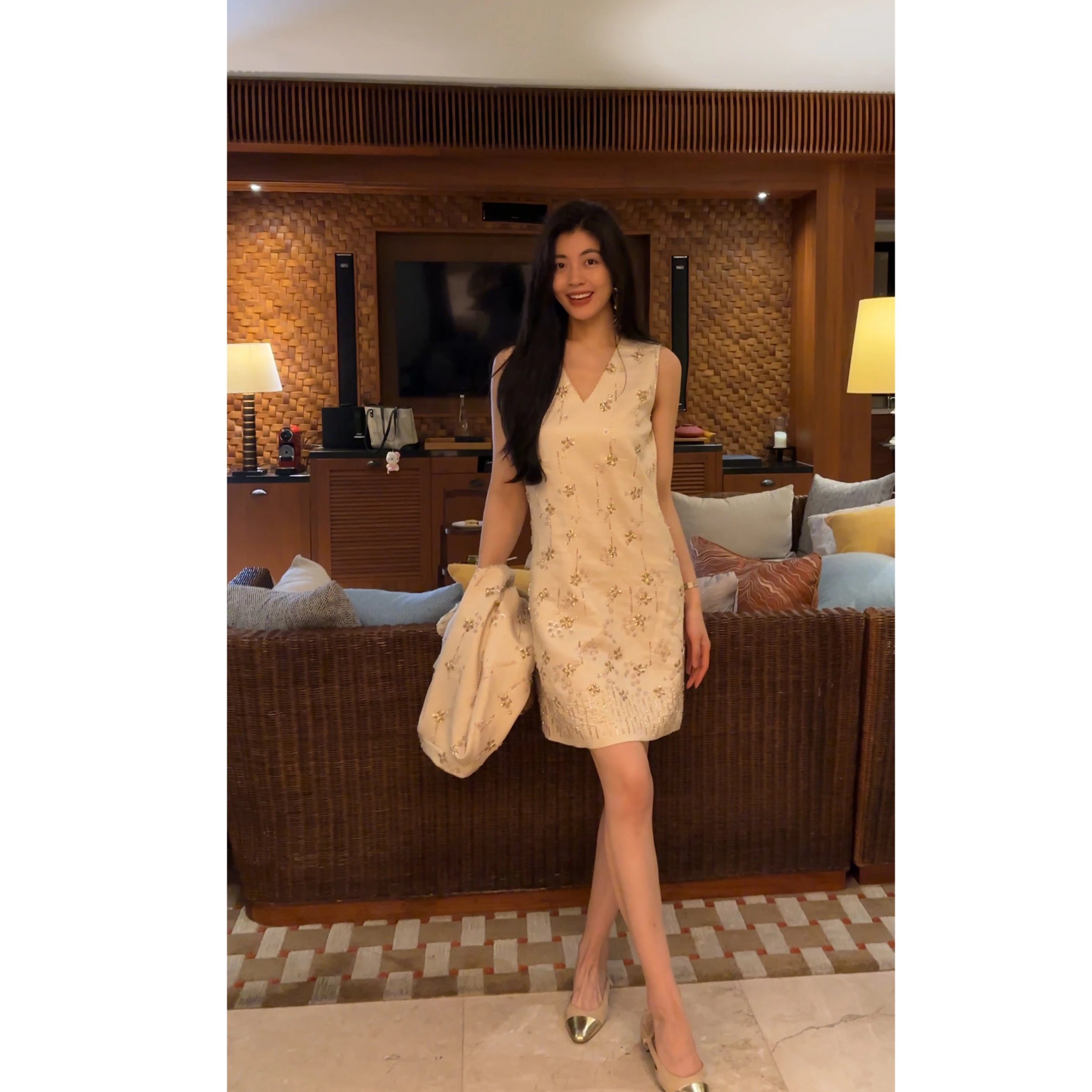 

Модный комплект из укороченного жакета и платья в стиле французского шика, с богатой отделкой, NCOU Nicole, весенняя новинка