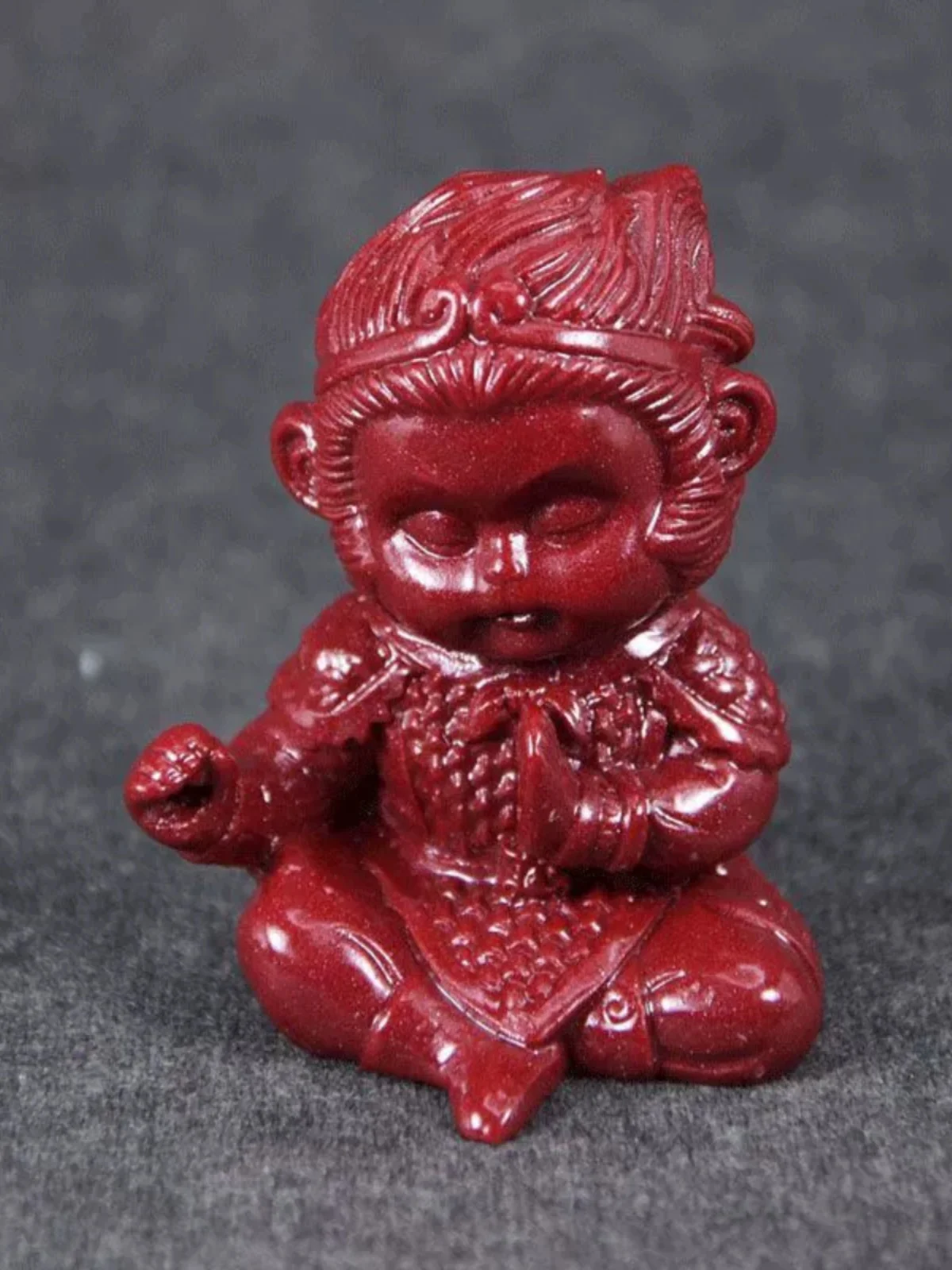 

The Great Sage of Cinnabar returns to the Emperor Sand Zodiac, little monkey red desktop tea pet handles are childlike