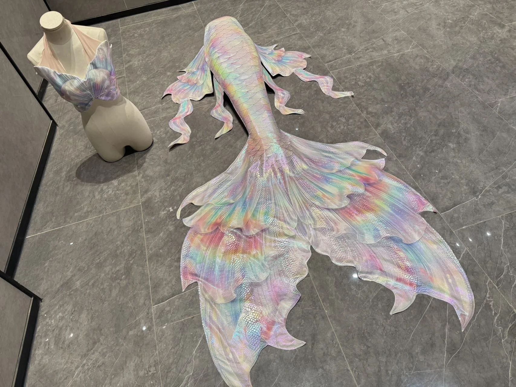 

Gold-Foiled Rainbow Hand Veil Mermaid Large Fish Tail Underwater Hd Free Diving Mermaid Costume
