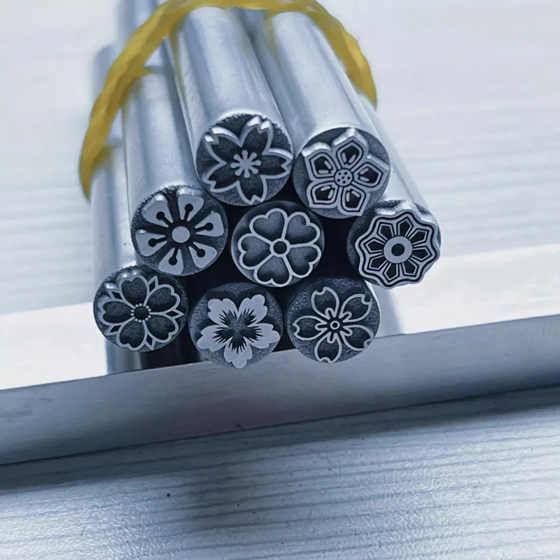

8PCS Leather Stamping Tools - Flower Design Metal Stamps For DIY Leathercraft, 7MM/8MM Chisel Punch Set For Belt/Wallet Making