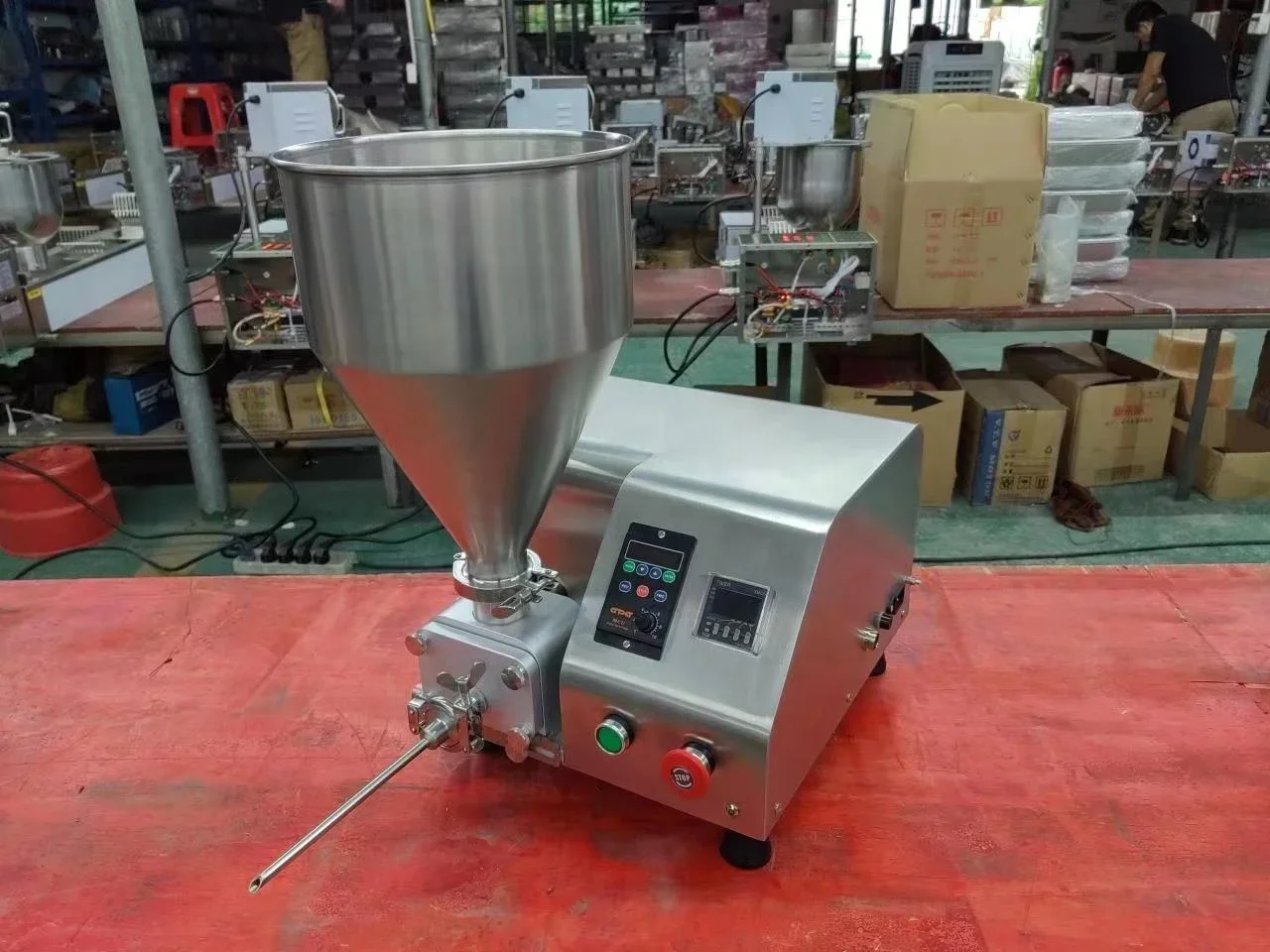China Manual Bread Biscuit Donut Cream Filling Injector Injecting Machine Cream Jar Filling Machine