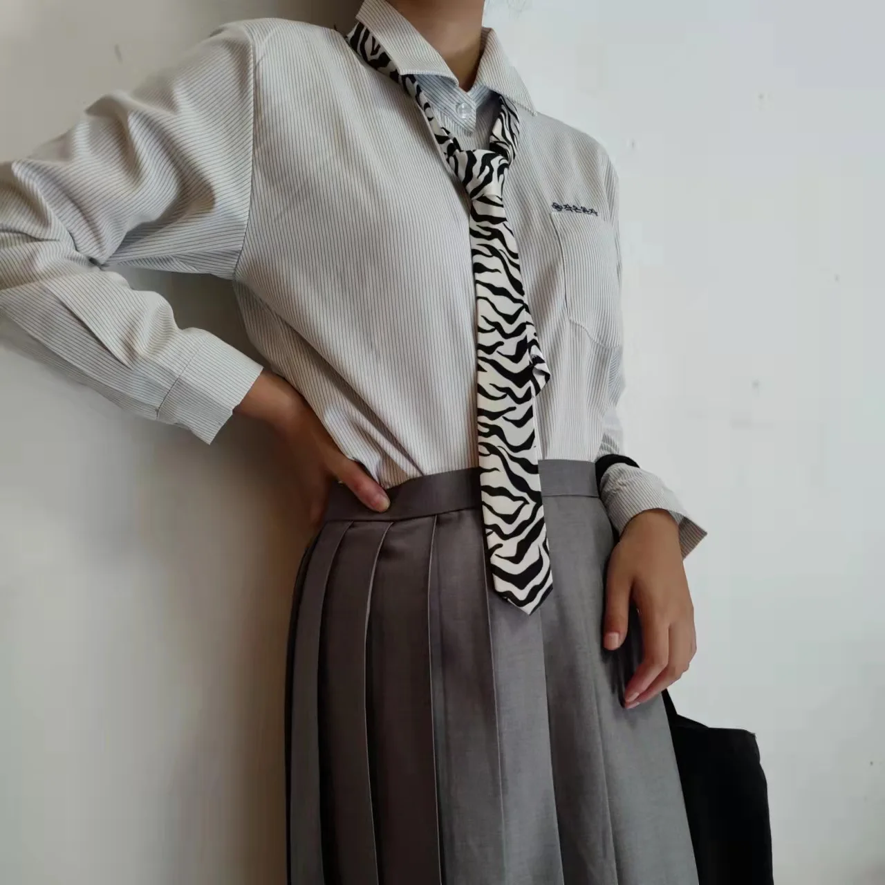 Black and white striped tie, narrow version for girls, casual 5cm handmade trendy earth cool bungee dance