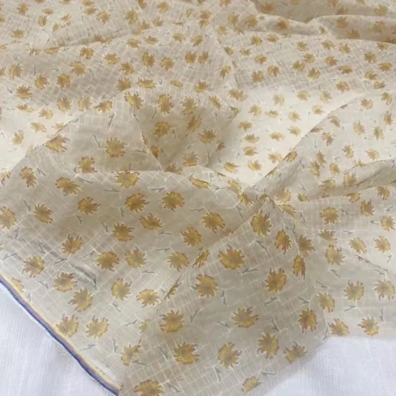 Tessuto chiffon a bolle di albicocca con margherita e motivo a quadri piccoli Materiale morbido semitrasparente per la camicetta del vestito Cucito fai da te