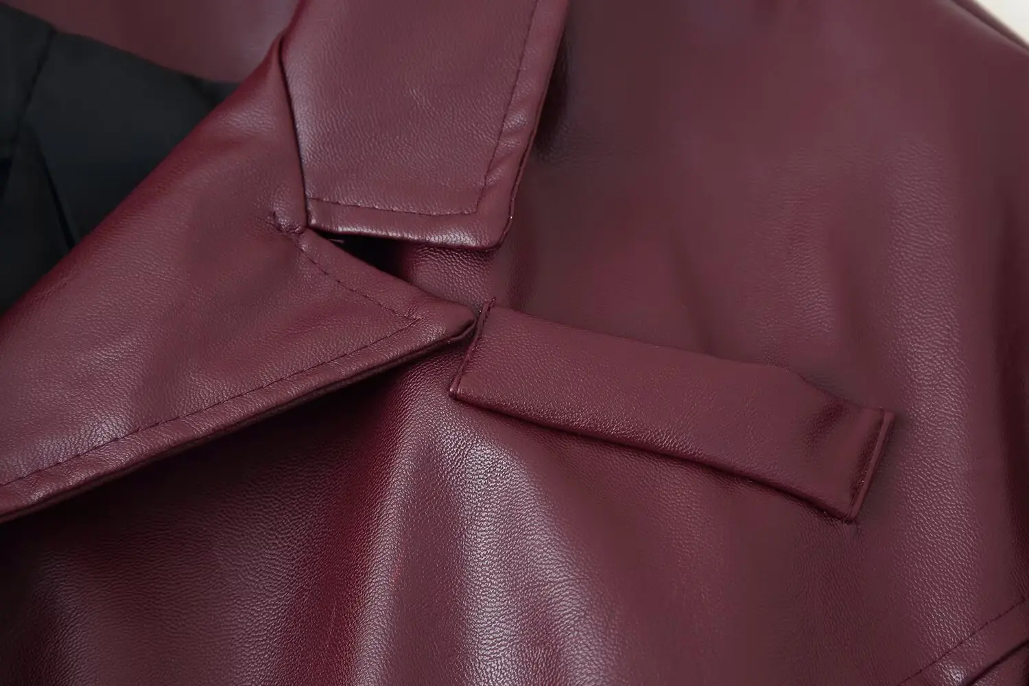 2025 Otoño Invierno nuevo vino rojo cuello vuelto Nudo de lazo Chaqueta corta de cuero mujer moda abrigo ajustado opciones multicolores