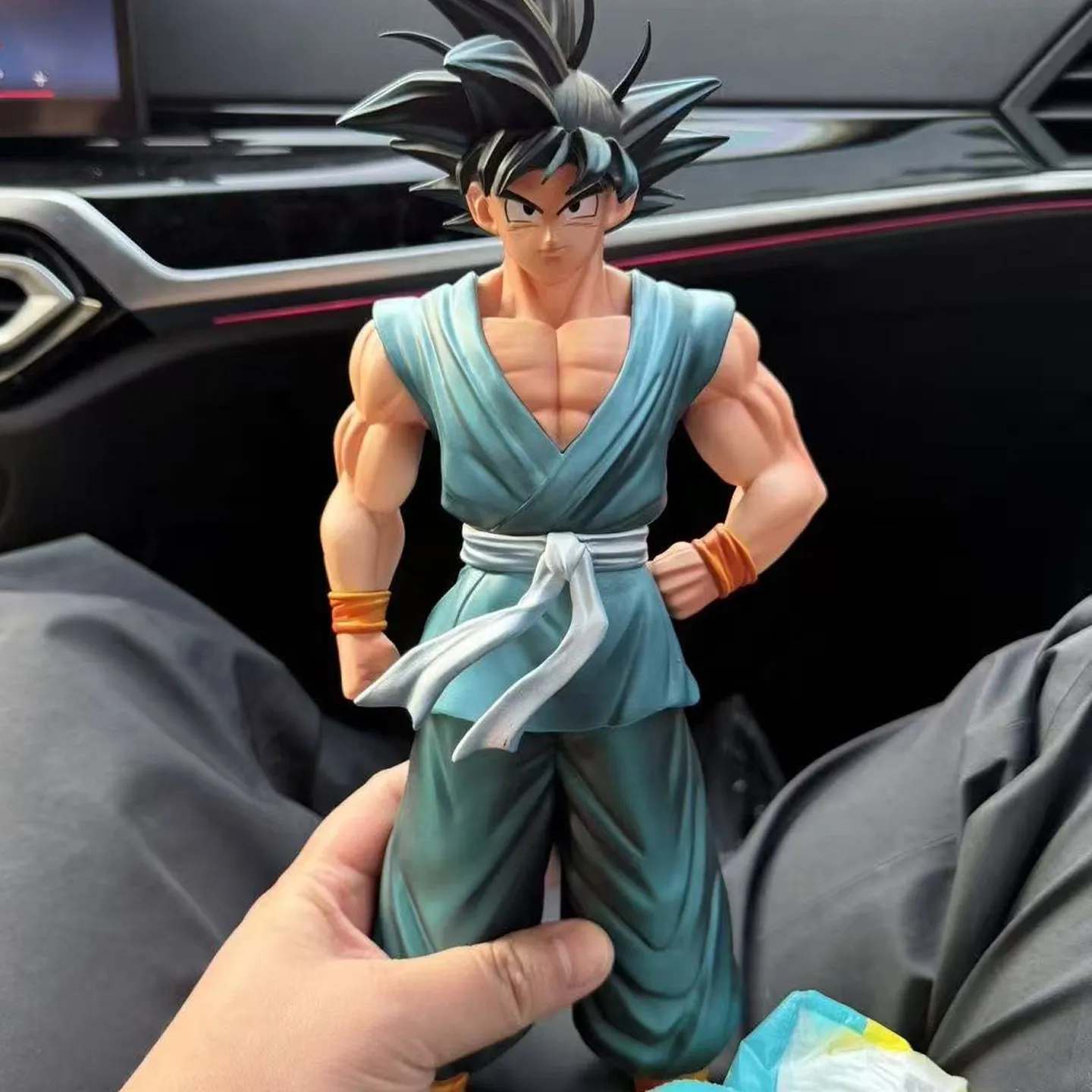 

33CM JG Studio Goku Dragon Ball Anime Figures Son Goku Figure Super Saiyan 3 PVC Statue Desktop Decor Collection Model Toys Gift