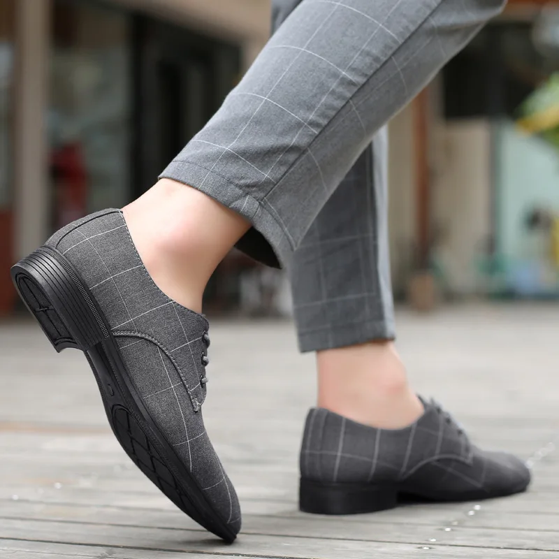 Nieuwe Stijl Doek Schoenen Mannen Plus Size Casual Schoenen Ademende Puntige Canvas Lederen Schoenen Oude Beijing Doek Schoenen Heren Formele Kleding