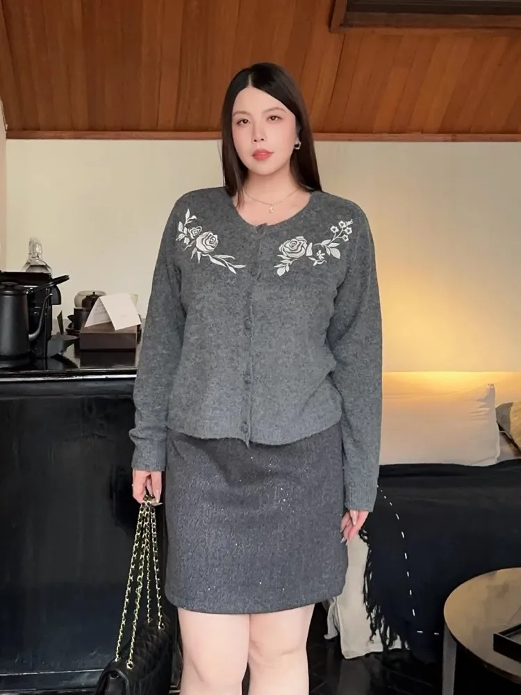 Conjuntos a juego de otoño para mujer, cárdigan de punto con flores bordadas informales, Tops de cintura alta con lentejuelas, falda acampanada, conjunto de dos piezas 4XL